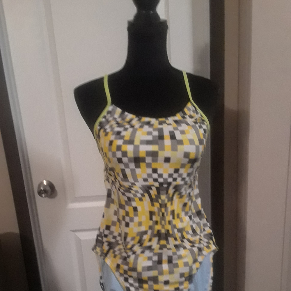 𝅺NIKE One Piece Swimsuit Size 10